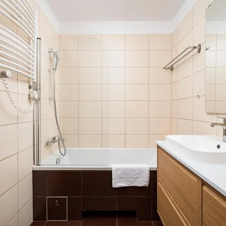 Metro Stoklosy 2-Bedroom Apartment Warsaw Exterior photo
