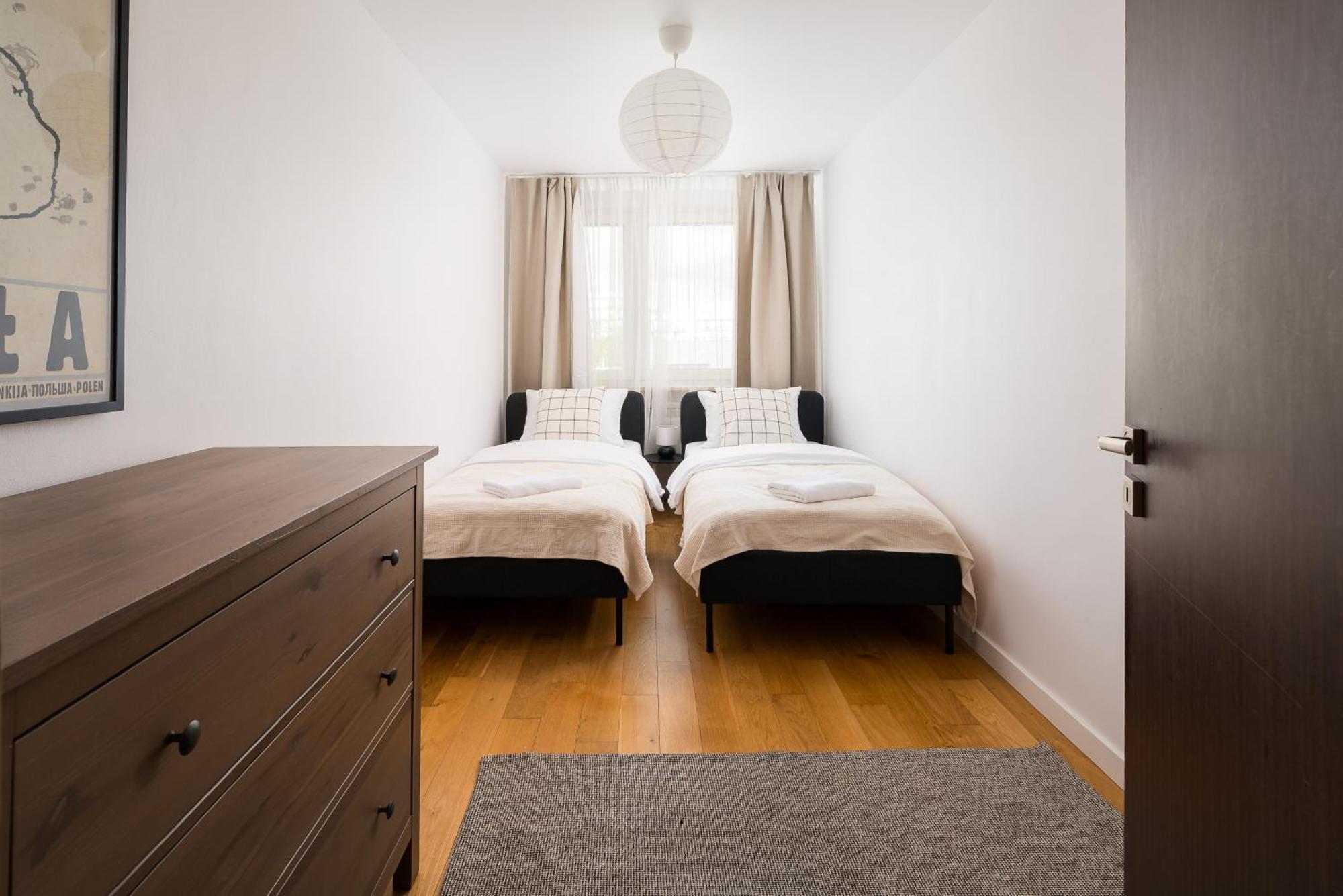 Metro Stoklosy 2-bedroom Apartment